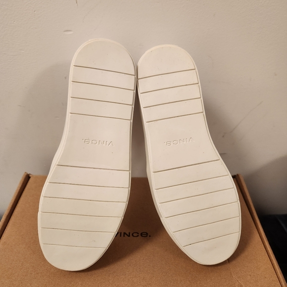 Like new - Vince Perforated white Leather Blair Sneaker 6.5 - Picture 8 of 11